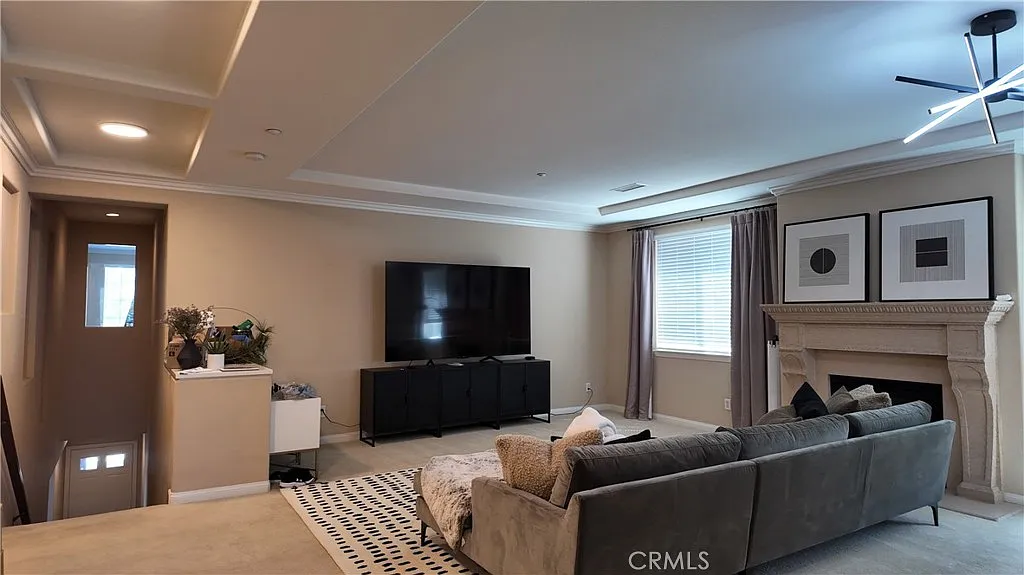3 bed, 2.5 bath, 2601 sqft, $4,700 — Photo 3