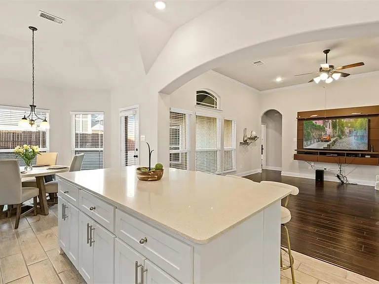 1313 Baynes Dr — Photo 10