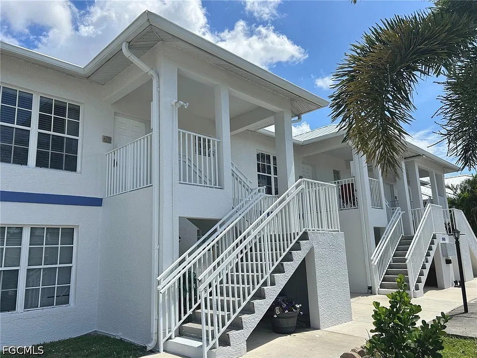 909 SW 47th Ter #102
