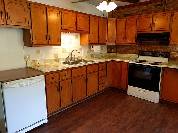 3rd image of 456 Briar Cliff Cir