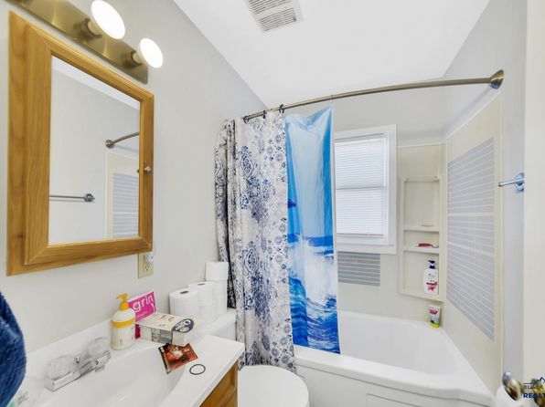 rapid-city-south-dakota-218888851 picture