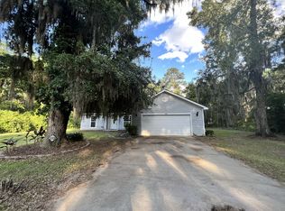 147 Blue Jay Dr, Midway, GA 31320