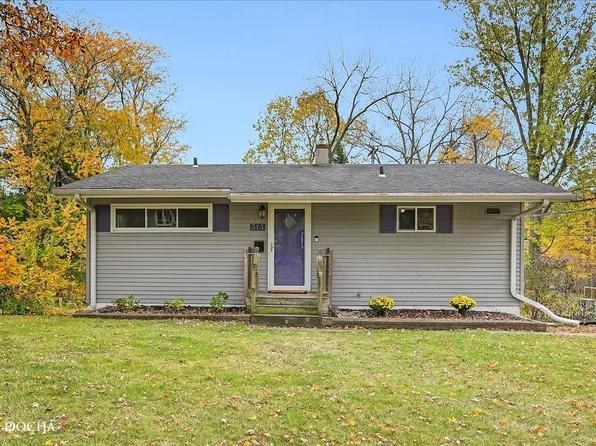 313 Knollwood Dr, Dekalb, IL 60115