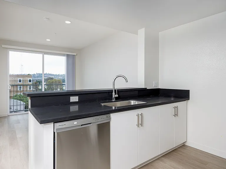 3533 Chesapeake Ave in Gateway — Photo 8