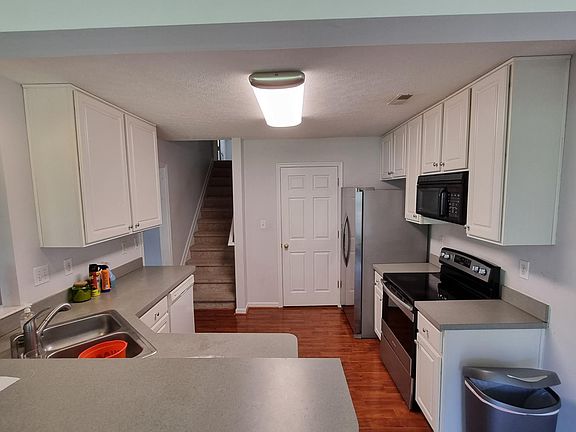 3rd image of 4128 Stonewood Ln