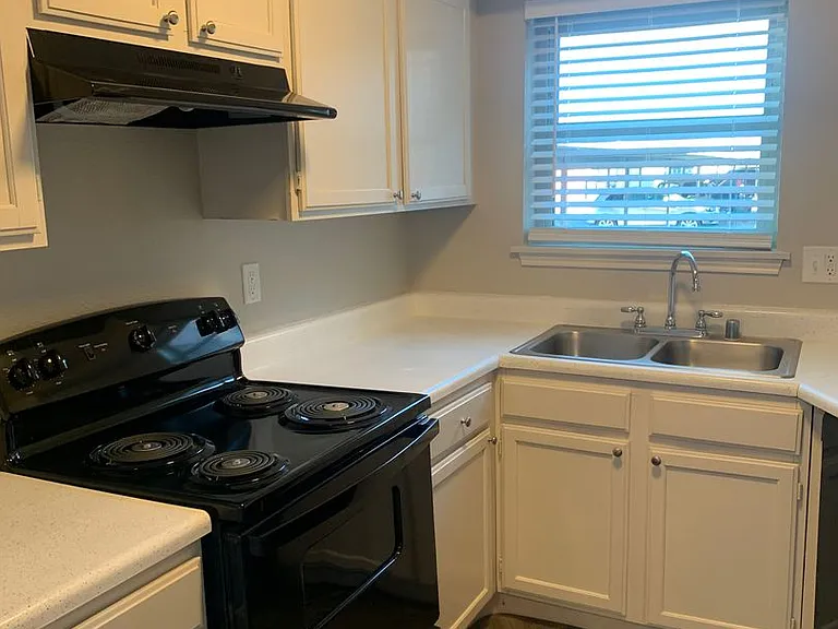 Saddlewood Apartments — Photo 48