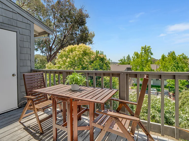 900 Cambridge Dr #182 — Photo 4
