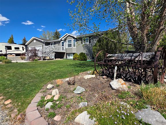 4th image of 303 12th Ave NE