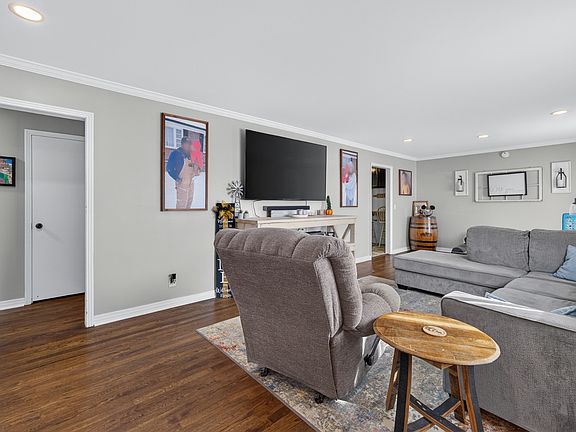5th image of 1007 2nd Ave