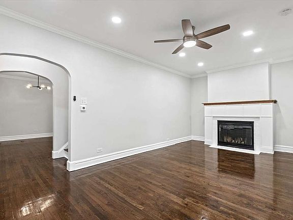 4th image of 1124 S Elmwood Ave