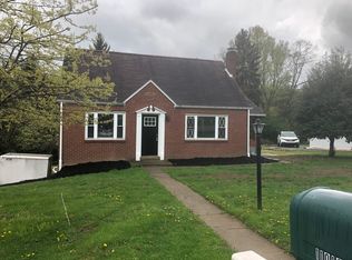 11010 Bluebird Dr, North Huntingdon, PA 15642