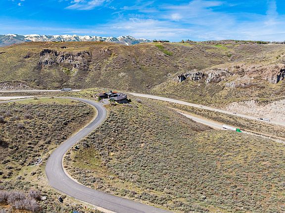 3rd image of 1007 E Canyon Gate Rd