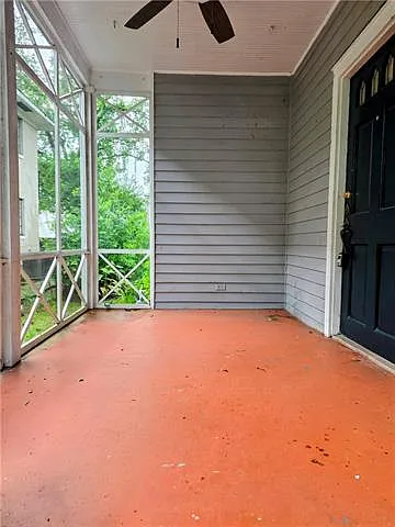 111 Stella St — Photo 4