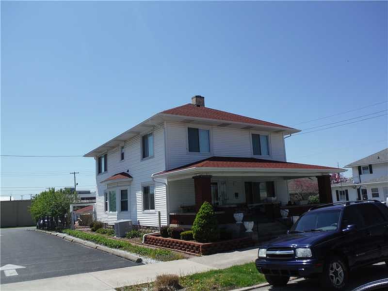 2nd image of 237 W Washington St