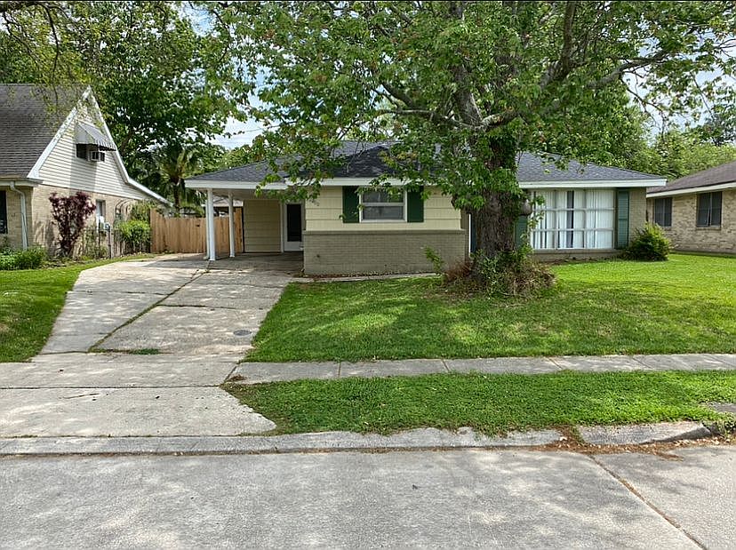 2nd image of 2800 Somerset Dr