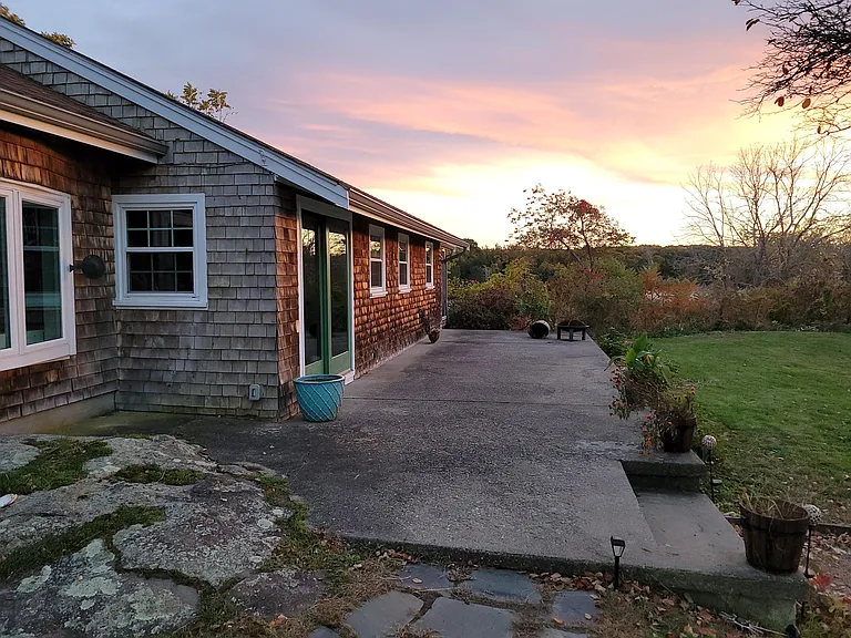 85 Conomo Point Rd — Photo 1