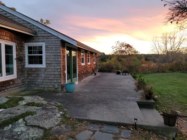 85 Conomo Point Rd, Essex, MA 01929