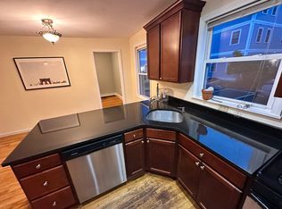 315 Elm St APT 1, Cambridge, MA 02139