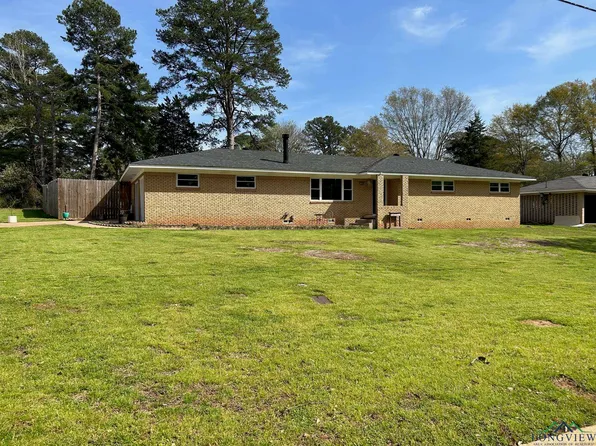 1004 Enfield Dr, Marshall, TX 75672