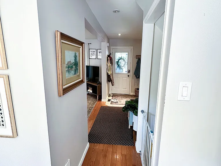 1559 Parish Ln — Photo 5