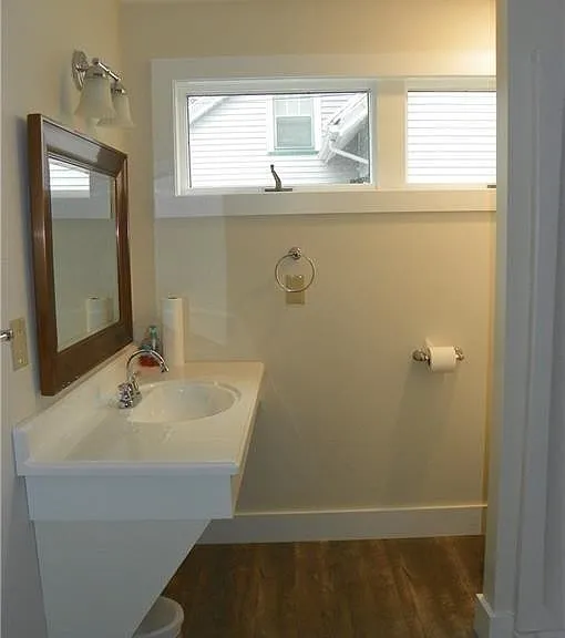 1067 N Winton Rd — Photo 9