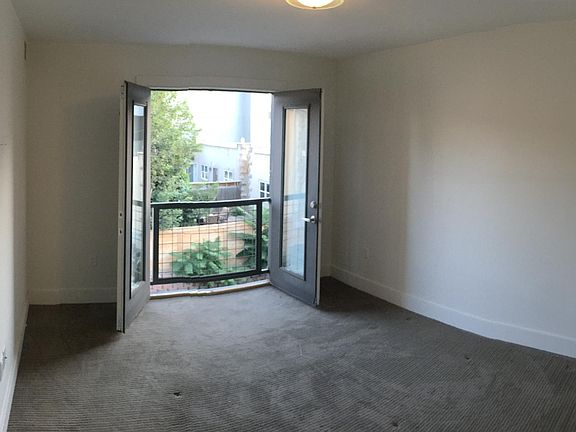 Master Bedroom (with balcony)