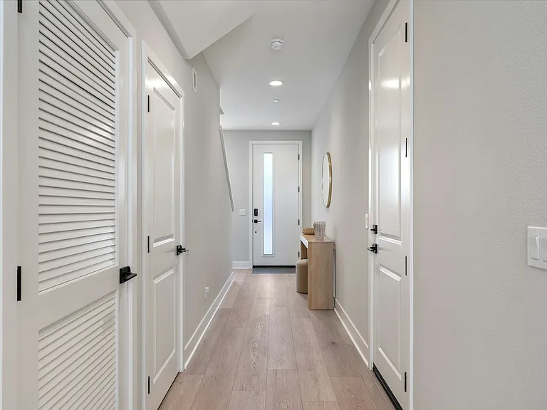 2906 Foundry Ct — Photo 5