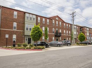 401 SW A St APT 220, Bentonville, AR 72712