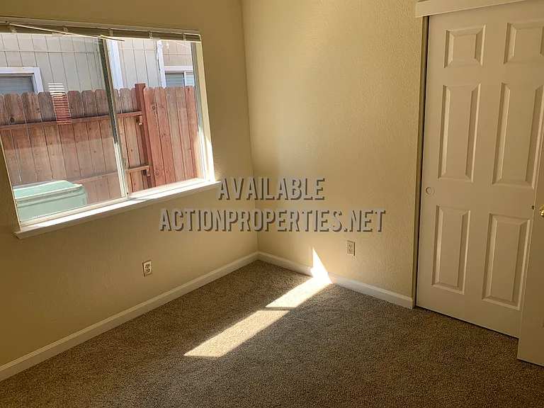 3835 Hunters Glen Pl — Photo 18