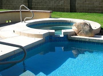 Beautiful Pool and Spa - Heated