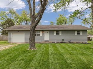 302 S Delaware Street, Nixa, MO 65714