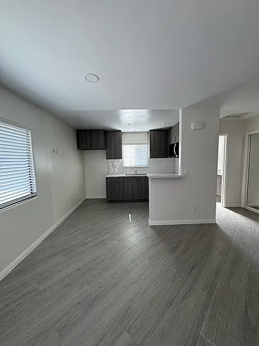 1551 N Arrowhead Ave #18 Photo 1