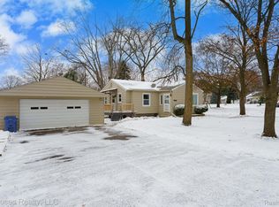 2227 Marston Dr, Waterford, MI