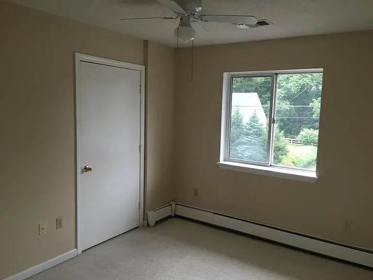 23 Pinehurst Ave — Photo 7