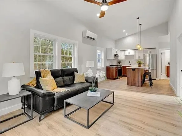 215 Marshall St, Tewksbury, MA 01876