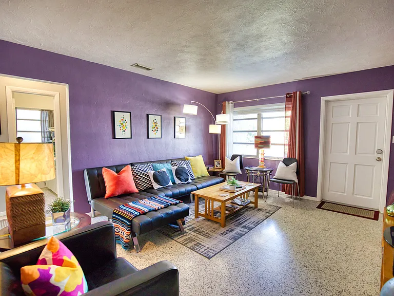 Villa Franca Ave — Photo 4
