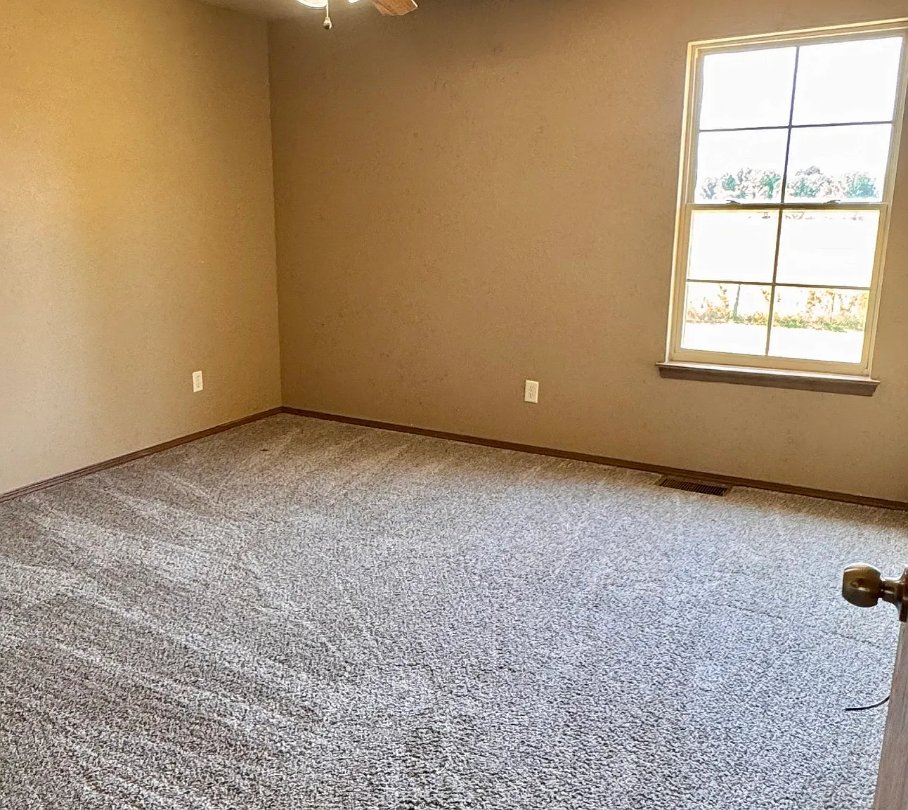 2 bed, 1.5 bath, $950 — Photo 4