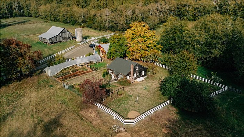 3rd image of 18650 Noll Road NE