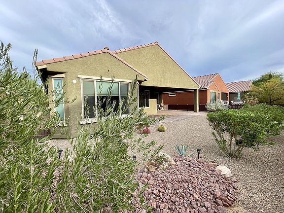 3rd image of 919 Bridle Path Ln