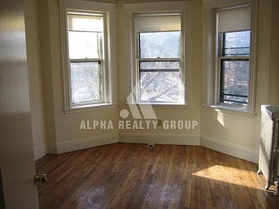 2nd image of 109 Saint Stephen St