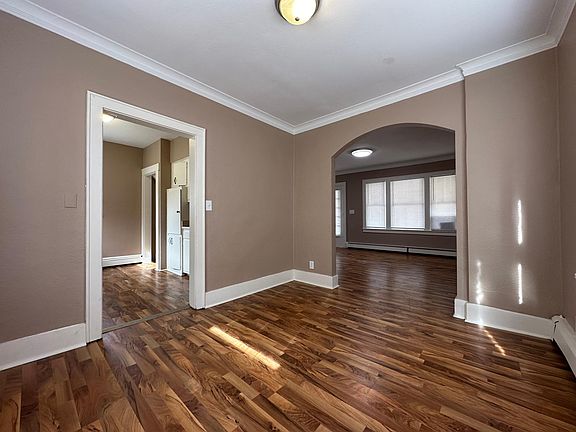 3rd image of 1120 E Corrington Ave