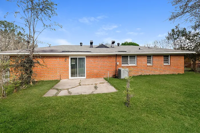 1712 Longmeadow Dr — Photo 10