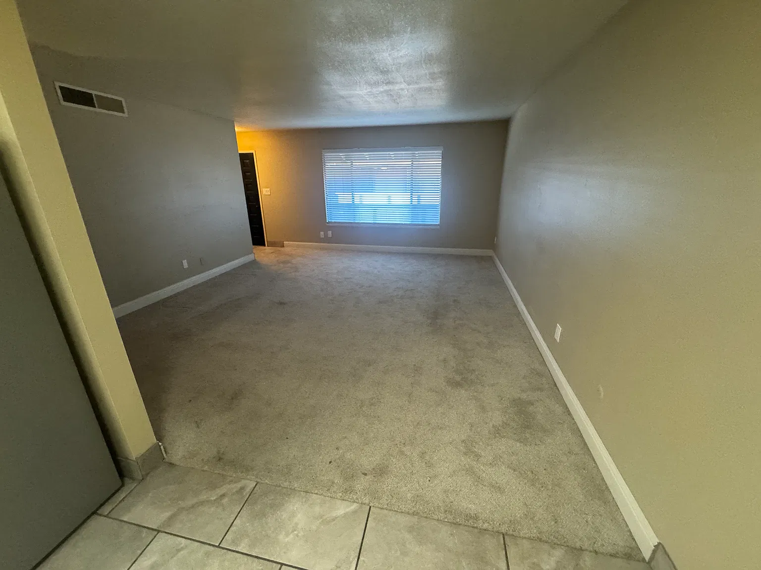 6020 N Poplar Ave — Photo 3