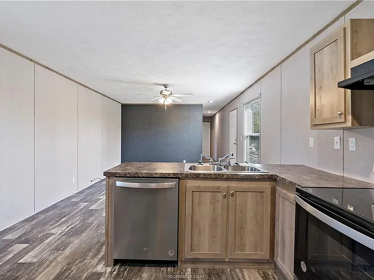 3933 N Graham Rd — Photo 11