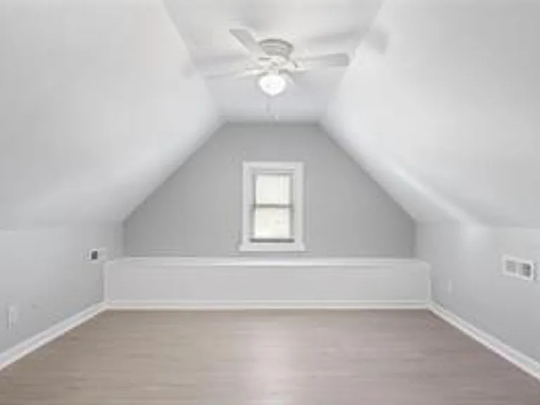 653 29th St #B — Photo 20
