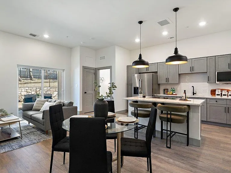 2450 Wickersham Ln #2022 — Photo 3