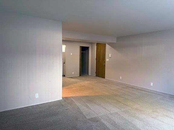 4th image of 4903 California St #1