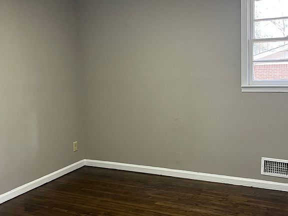 3rd image of 1208 Dewey St