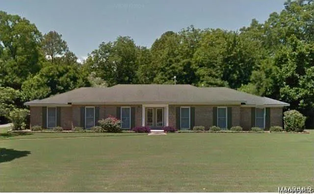 111 Arrowhead Dr — Photo 1