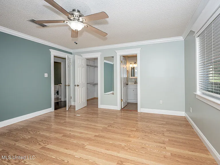 20608 Scarborough Rd — Photo 37